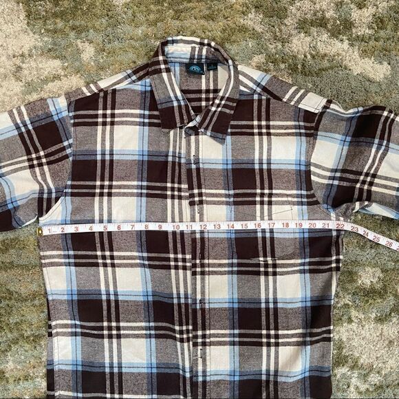 91. Mens size L Burnside long sleeve button down gently used - Picture 3 of 11